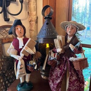 Williamsburg  Colonial Shoppers